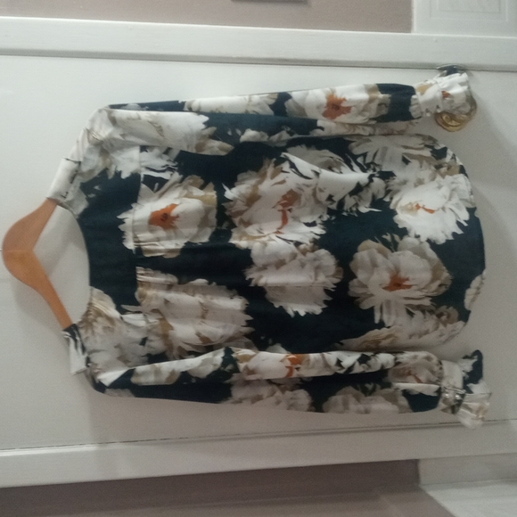 Brand new Karl Lagerfeld blouse - Picture 2 of 5